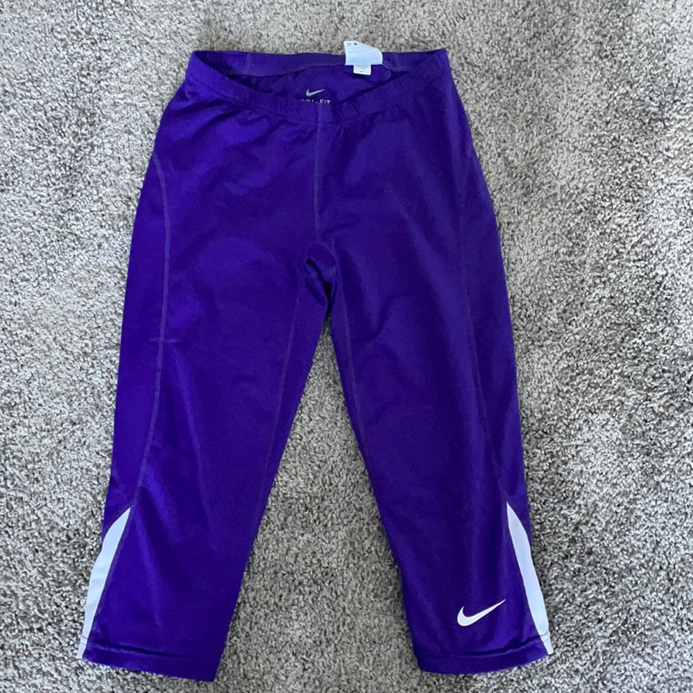 Nike capri workout leggings